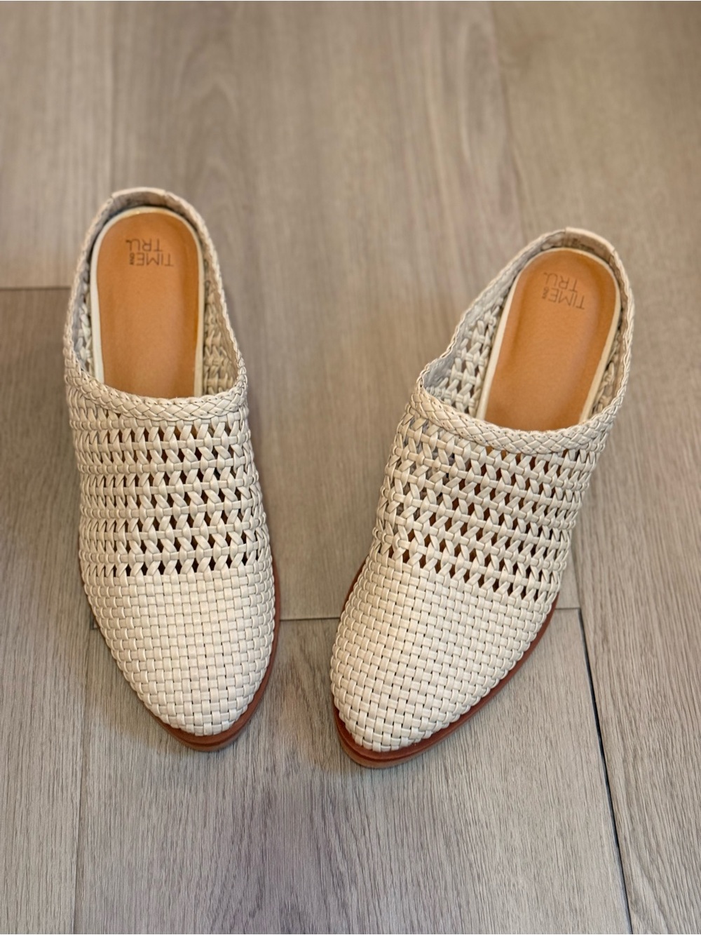 Time & True Ivory (Off-White) Woven Mule Shoes; Open Back; Stacked Heel U S Sz 8